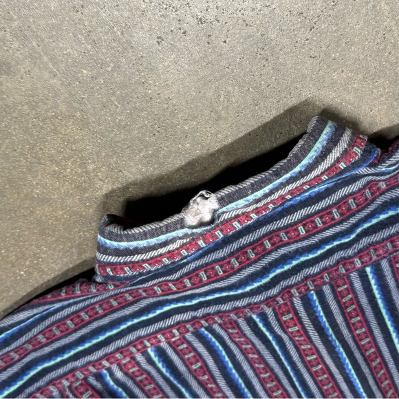 Vintage Ash Creek Trading Men’s Striped Flannel Shirt L Faded Distressed - Picture 9 of 9